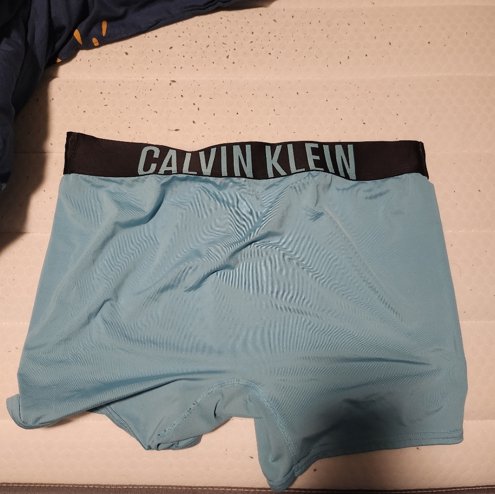 Calvin Klein Intense Power Boxer Brief - Picture 2 of 2